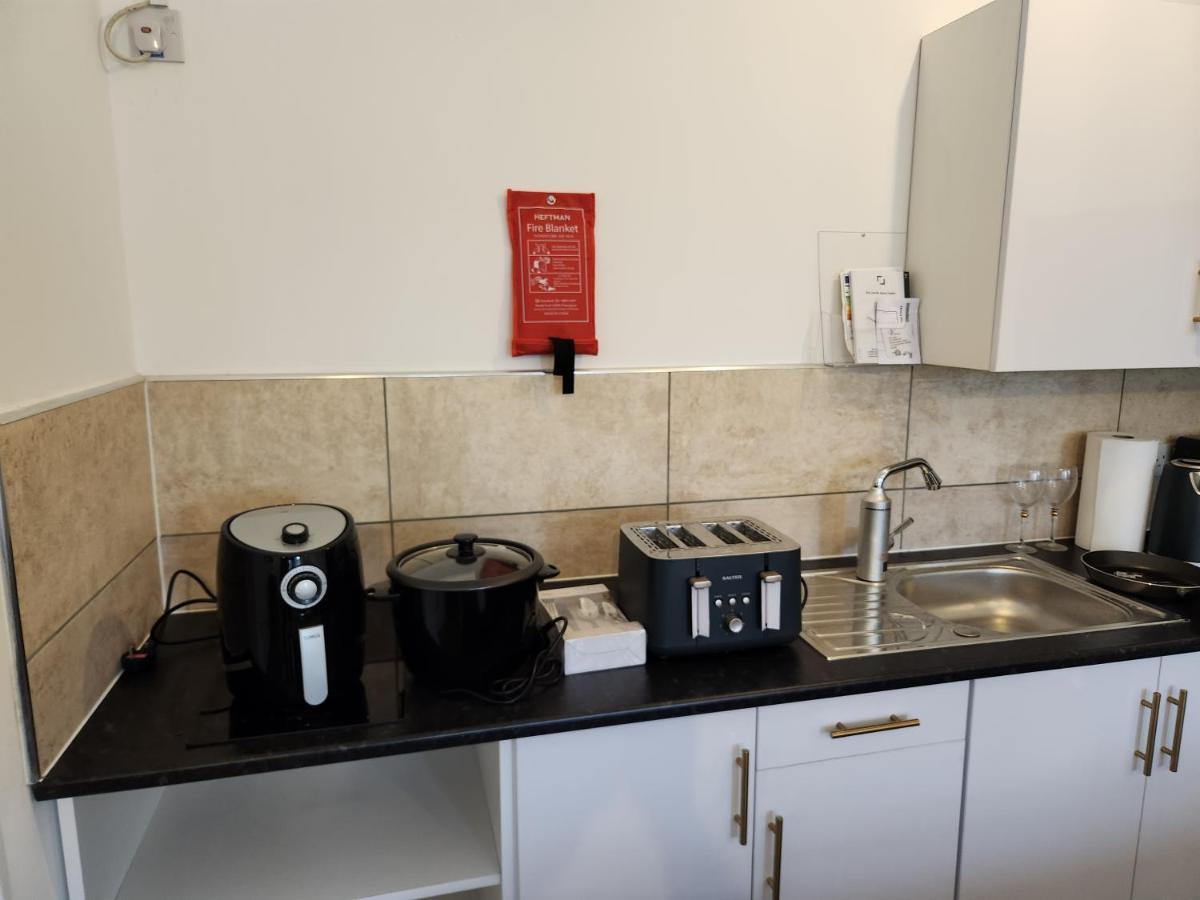 Immaculate 1-Bedroom In Greenhithe Dış mekan fotoğraf