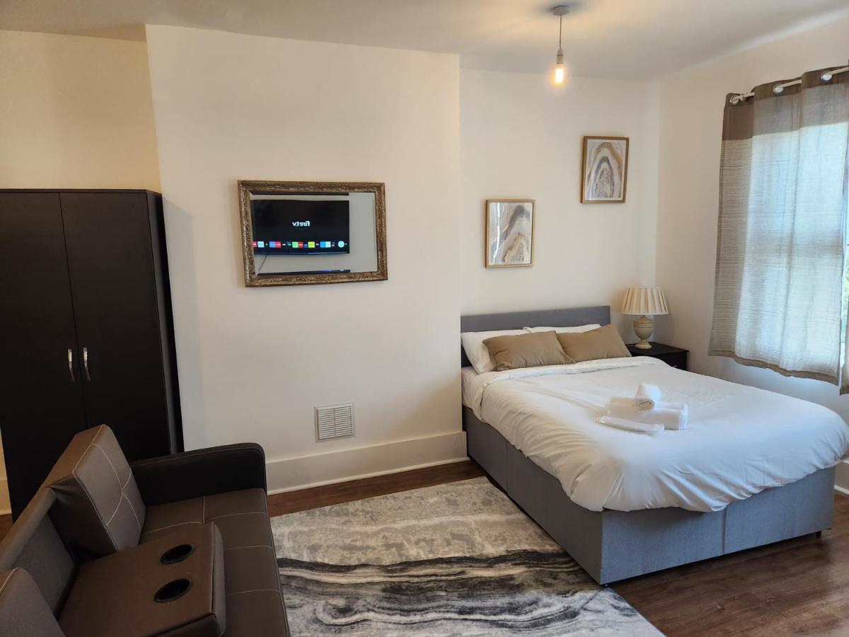 Immaculate 1-Bedroom In Greenhithe Dış mekan fotoğraf